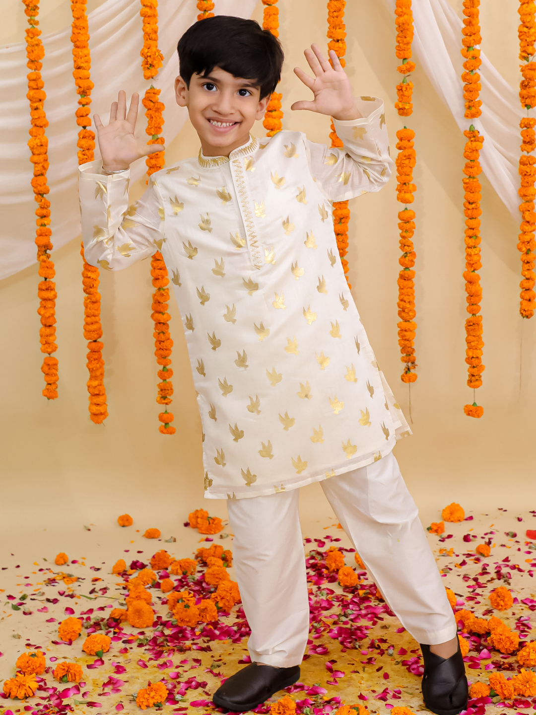 Mishti Off White Kurta and Pyjama For Boys