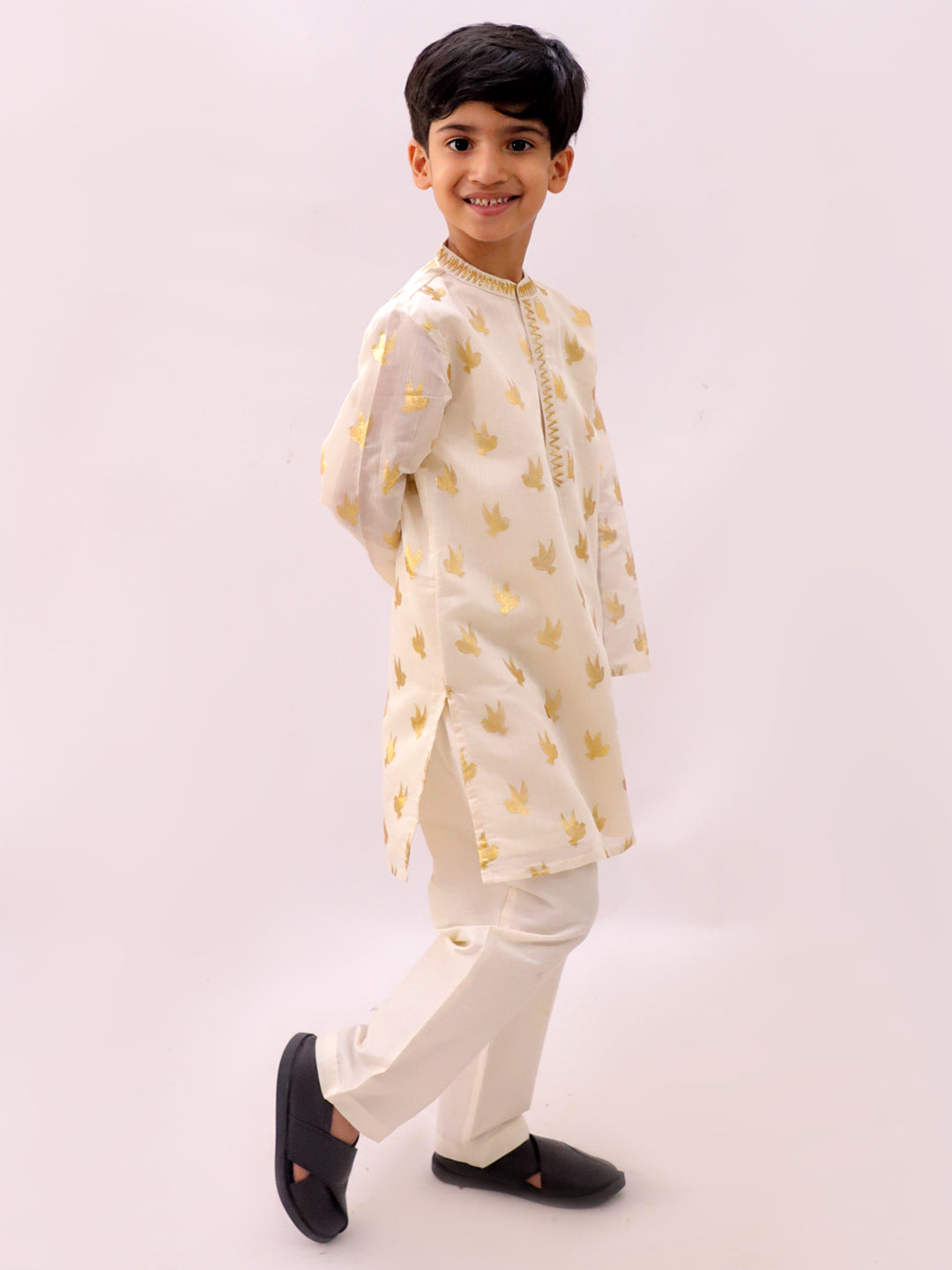 Mishti Off White Kurta and Pyjama For Boys
