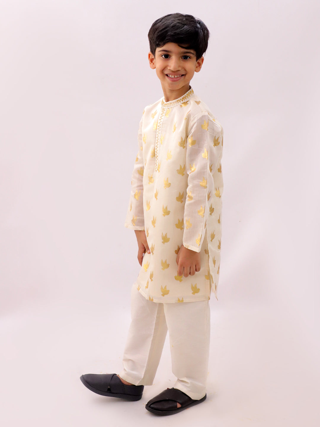 Mishti Off White Kurta and Pyjama For Boys