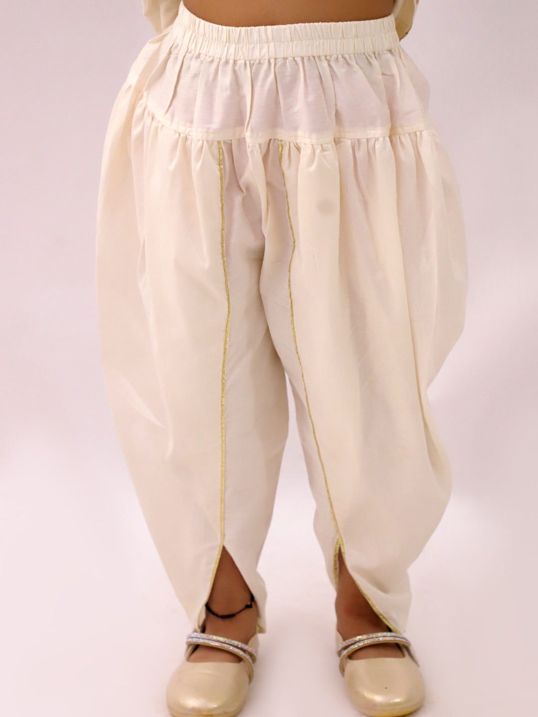 Mishti Off White Kurta and Dhoti Set For Girls