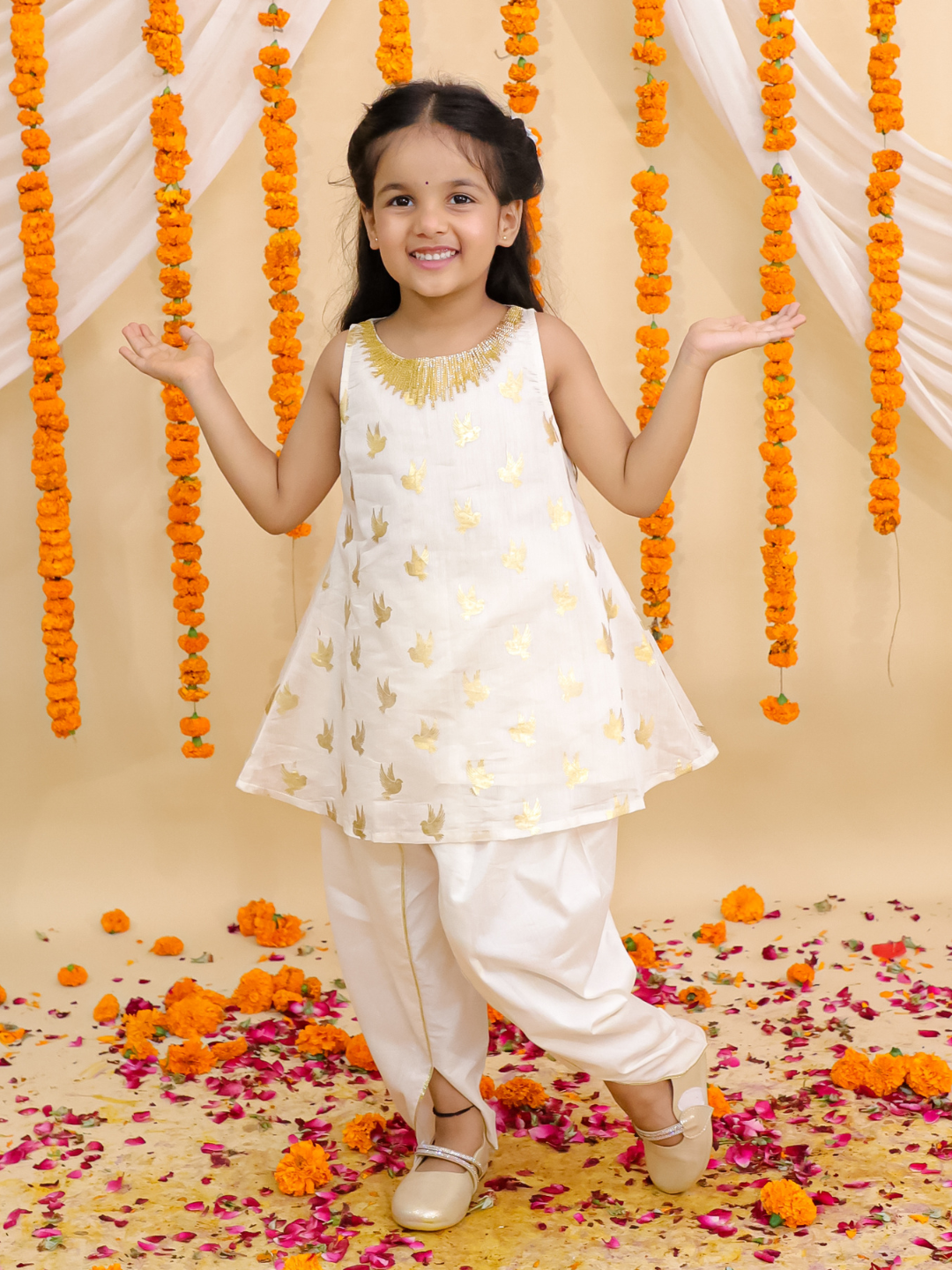Mishti Off White Kurta and Dhoti Set For Girls