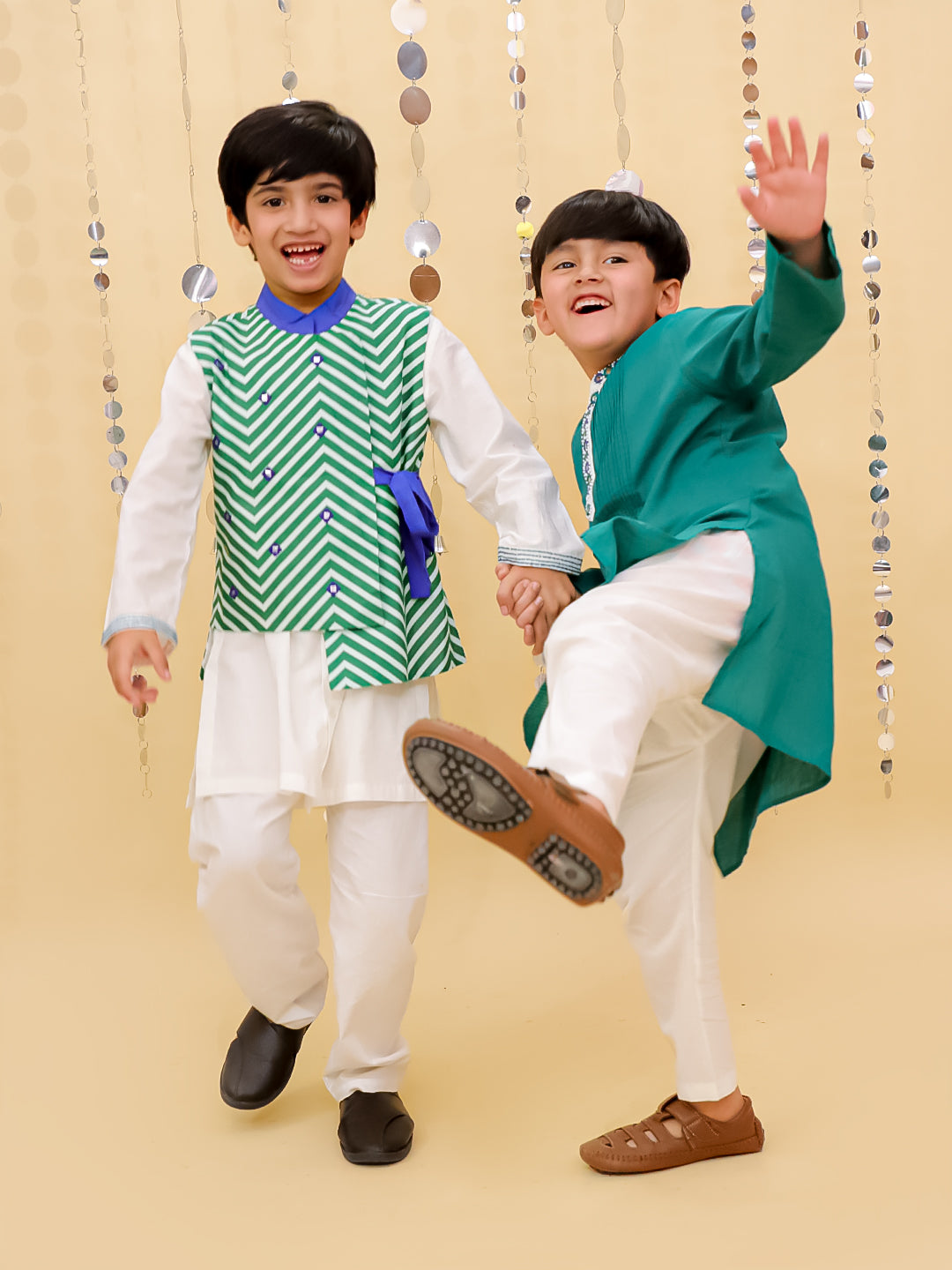 Shor-Gul White Kurta Pyjama with Green Jacket Set For Boys