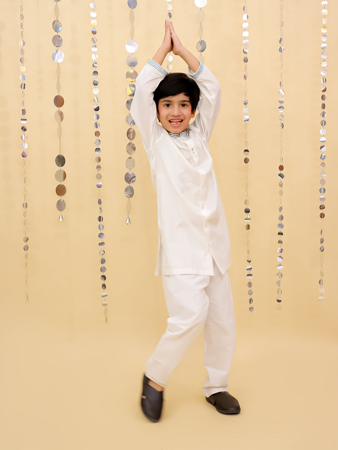 Shor-Gul White Kurta Pyjama Set For Boys